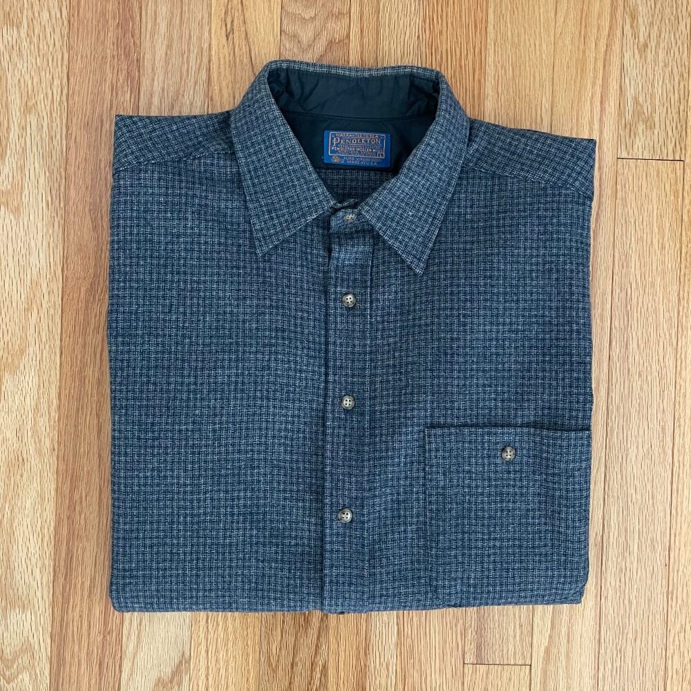 Pendleton (L) Men's Tweed Blue/Gray Elbow Patch Trail Shirt.